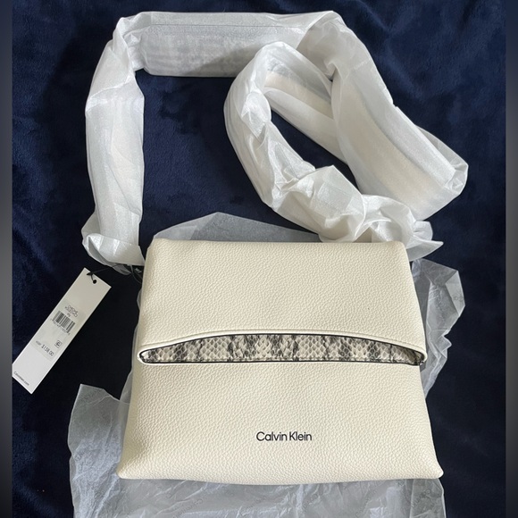Calvin Klein purse - Picture 5 of 5